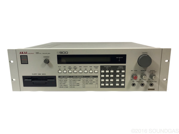 Akai S-900 MIDI Digital Sampler